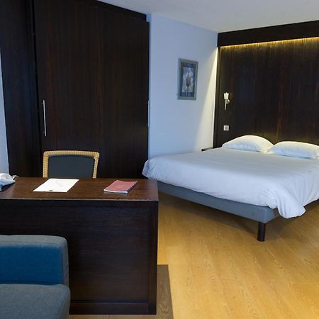 Cottage Logis Hotel - Restaurant ดูดล็องจ์ ภายนอก รูปภาพ
