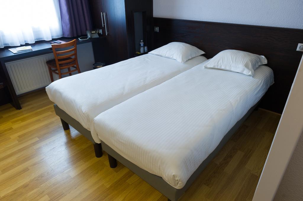 Cottage Logis Hotel - Restaurant ดูดล็องจ์ ห้อง รูปภาพ