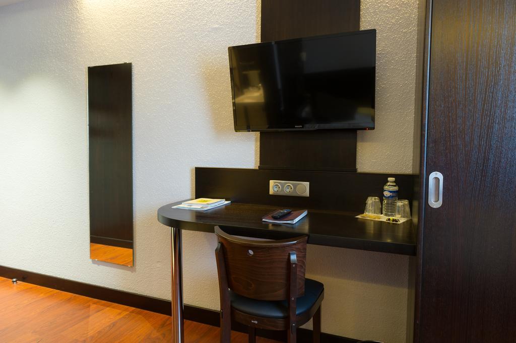 Cottage Logis Hotel - Restaurant ดูดล็องจ์ ภายนอก รูปภาพ