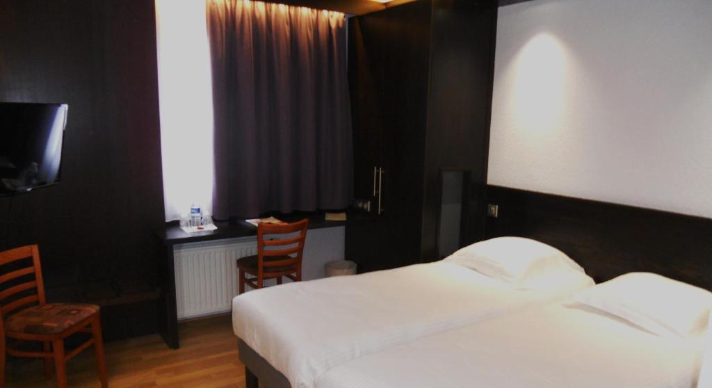 Cottage Logis Hotel - Restaurant ดูดล็องจ์ ภายนอก รูปภาพ