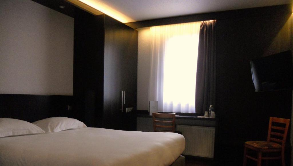 Cottage Logis Hotel - Restaurant ดูดล็องจ์ ภายนอก รูปภาพ
