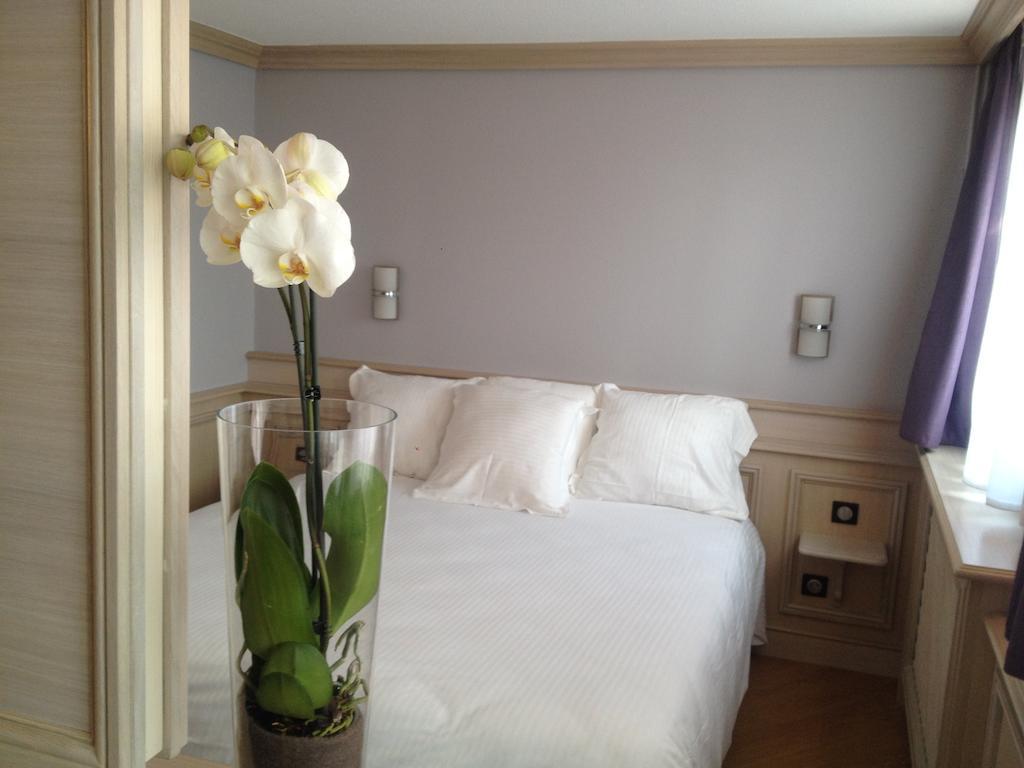 Cottage Logis Hotel - Restaurant ดูดล็องจ์ ห้อง รูปภาพ