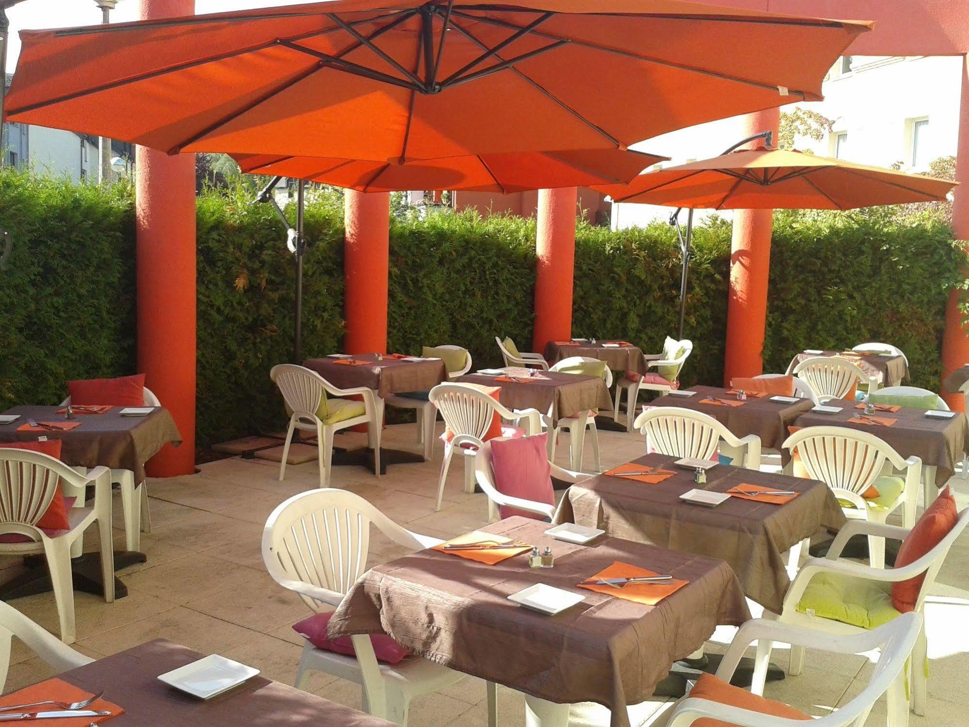 Cottage Logis Hotel - Restaurant ดูดล็องจ์ ภายนอก รูปภาพ
