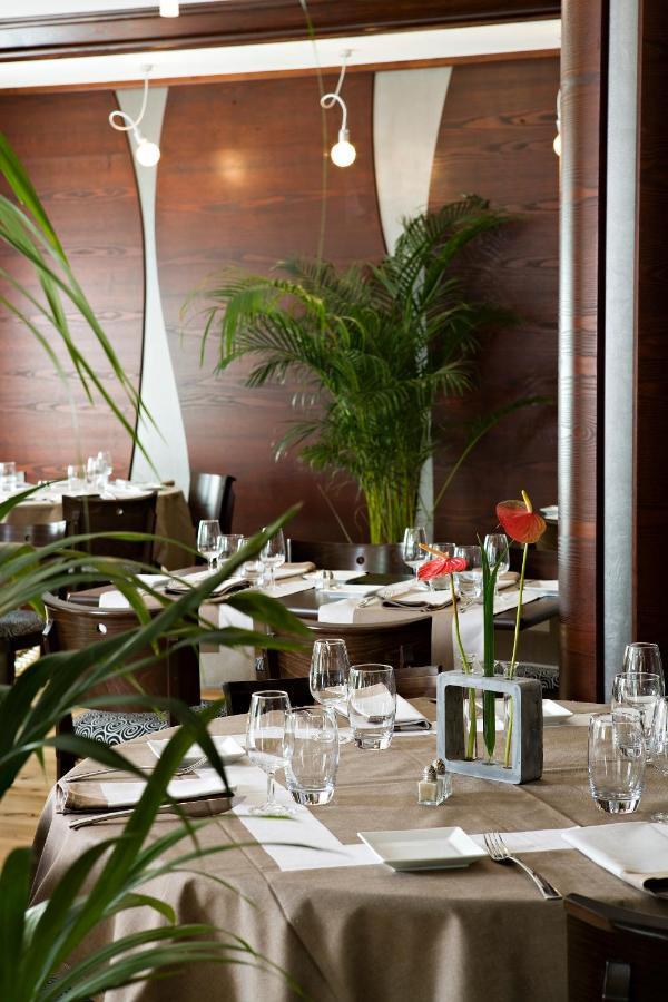 Cottage Logis Hotel - Restaurant ดูดล็องจ์ ภายนอก รูปภาพ
